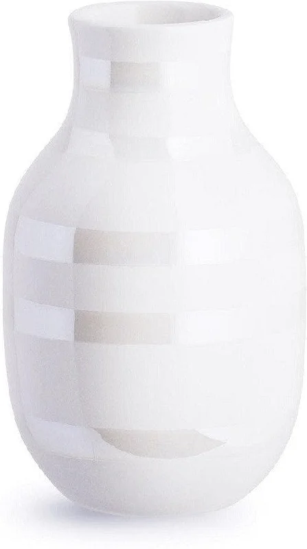 large handmade flower vase for modern floral displays -Kähler Omaggio Vase Pearl, Small