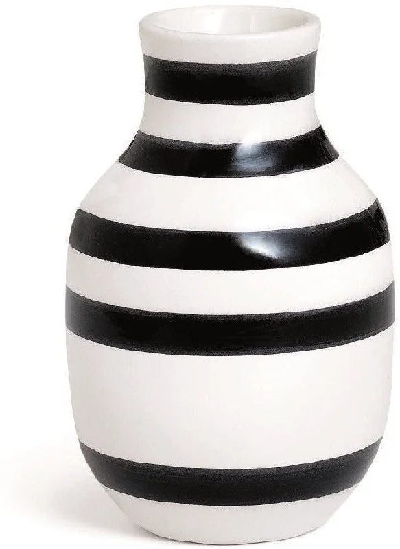 geometric ceramic flower jar for floral arrangements -Kähler Omaggio Vase Black, Small